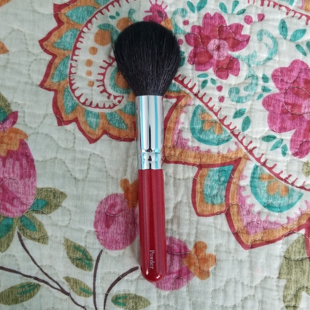 Neutrogena Fluffy Powder Brush
